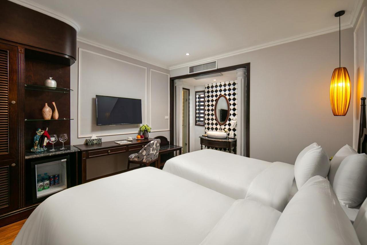 Hotel Salute Premium & Hanoi